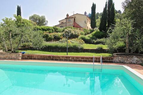 Secluded Villa & Pool, Views Tuscany Rolling Hills