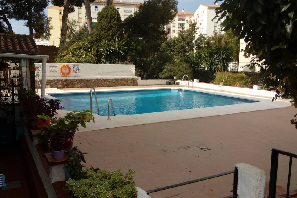 PISCINA (desde el 15 de Mayo-Noviembre)