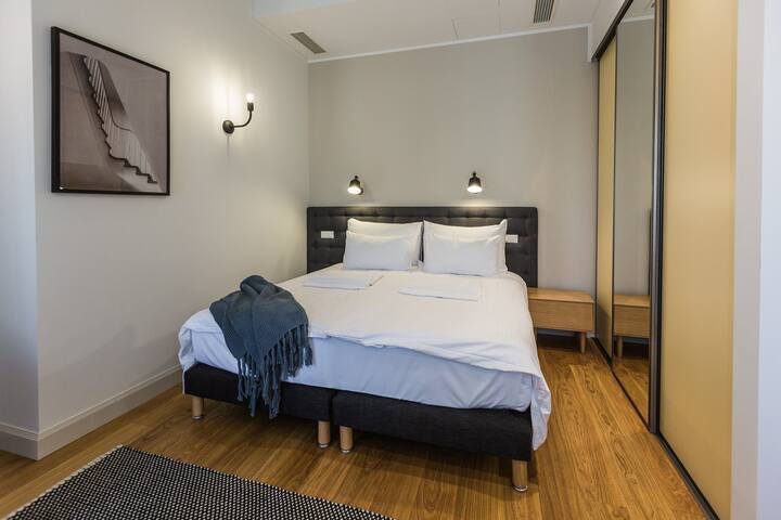 LUXURY PENTHOUSE APARTMENT WITH TERRACES & VIEWS gallery image 3