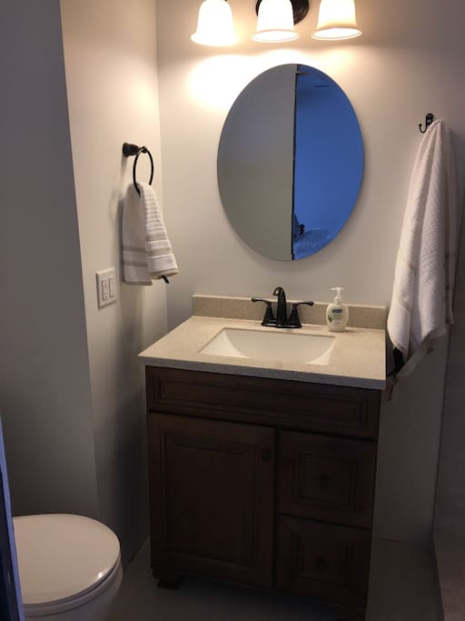 Bathroom/Large Shower