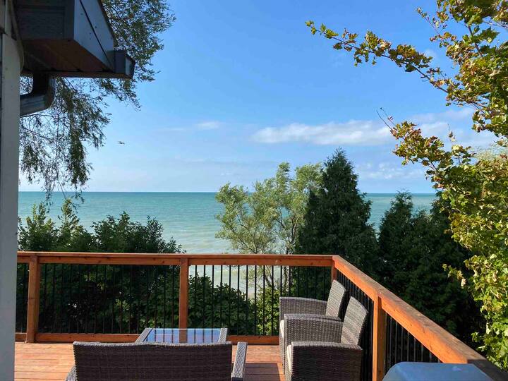 Waterfront Cottage Near Port Dover Fall Booking Cottages for Rent in Nanticoke, Ontario, Canada