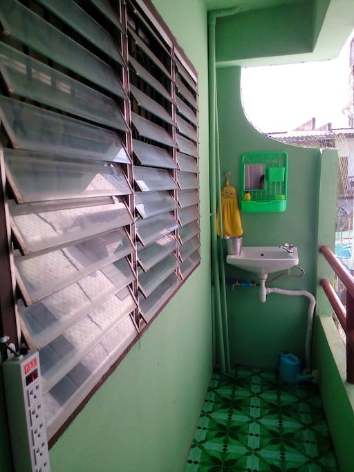 Room2 balcony with washing bowl