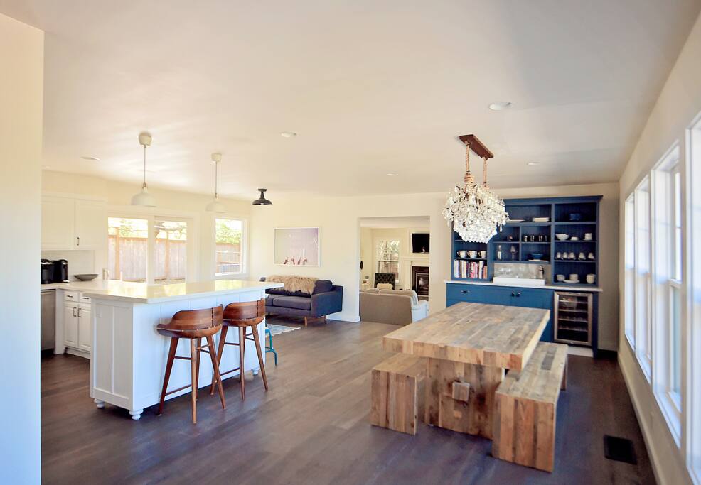 Dining area to living room