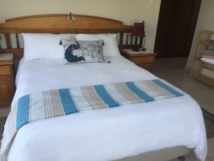 วิวห้องนอน ห้องนอนมองเห็นสระว่ายน้ำ