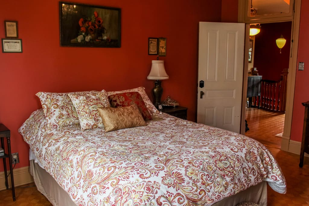 Queen size bed