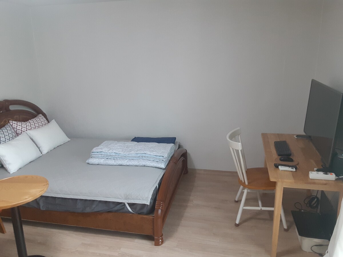 Това е двойно легло за двама души.