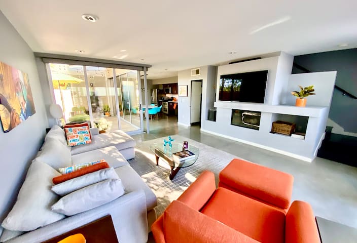 Bright Modern Home In A Great Location