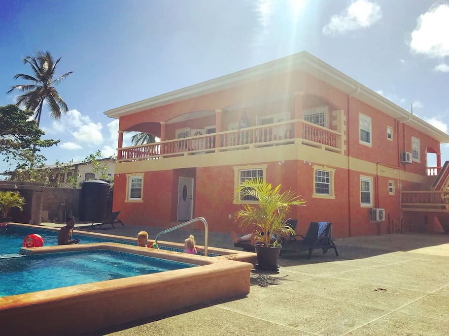 Unit 3/ Ri Biero's Guesthouse/ Pool View - Apartments for Rent in
