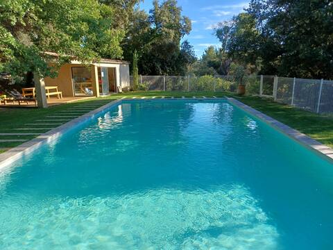 Villa of 350 m2 20 min from Aix en Provence