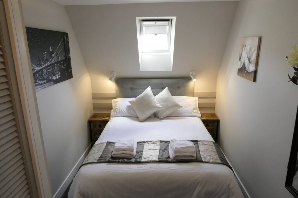 Second bedroom with a double bed