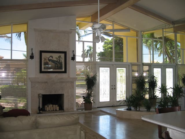 Waterfront Property with Yacht gallery image 2