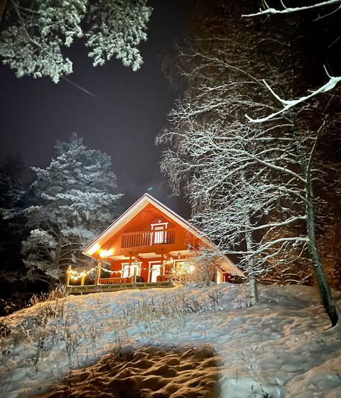 Cottage with stunning scenery from the shore of Lake Pyhäjärvi