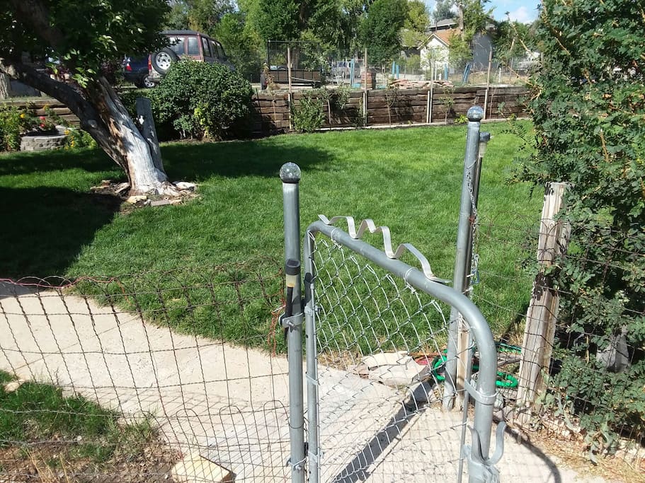 gate