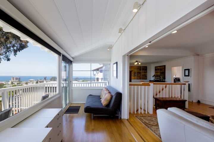 Spectacular Seaview Craftsman 10 min walk to Beach
