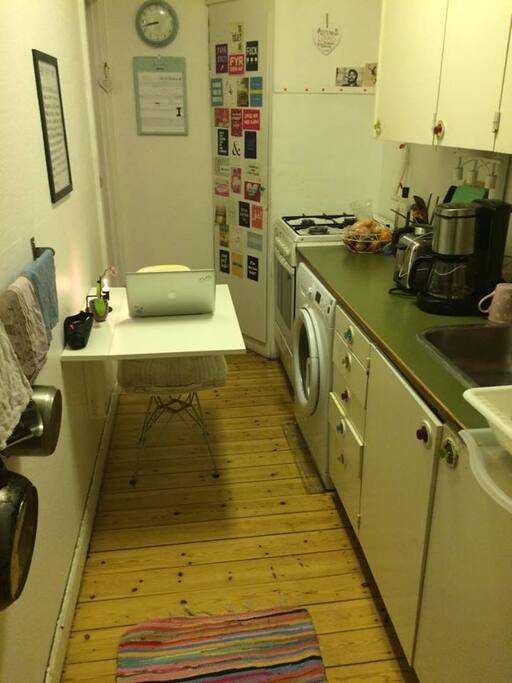 Kicthen with coffemashine, toastmashine, washingmashine & gasoven