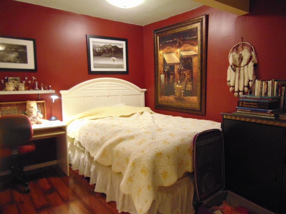Our guest will have perfect resting environment with lot of interesting southwest books and pictures