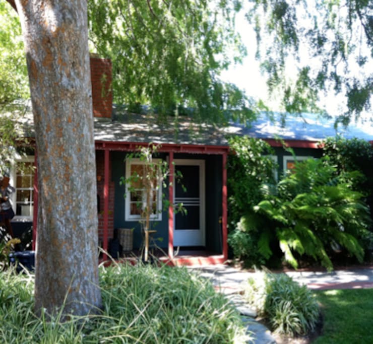 Cozy 850 sq. ft. cottage with secluded front entrance and private back yard.