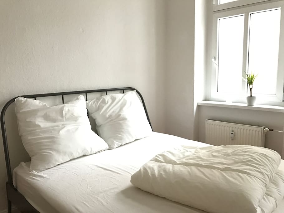 Main Bedroom (Schlafzimmer)