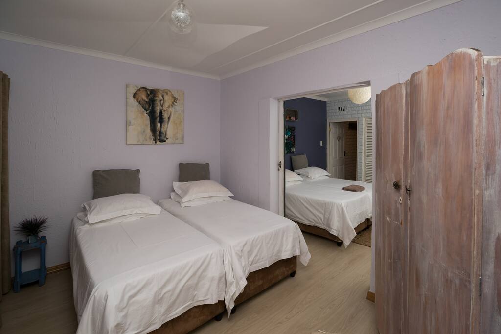 Chalet 3rd Bedroom - Twin Beds