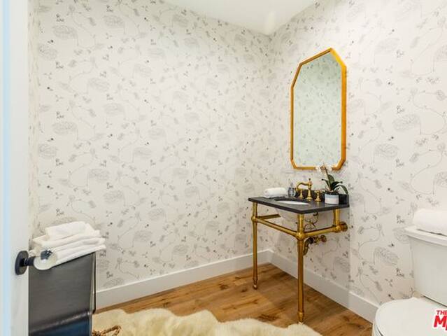 Los Angeles retreat with pool and outdoor areas gallery image 5