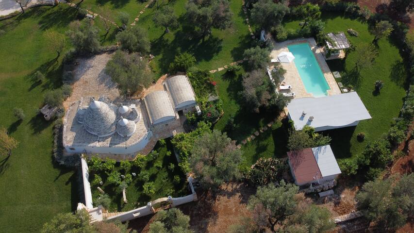 TRULLI IL GECO SOGNANTE Elegant trullo with pool gallery image 3