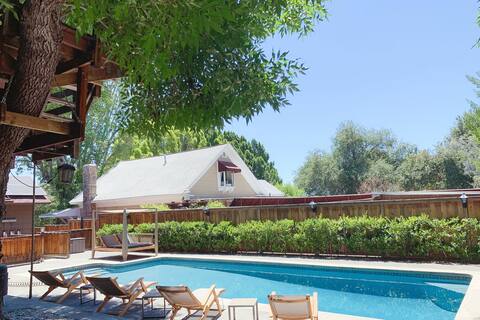 Tranquil Craftsman Cottage with Salt Water Pool