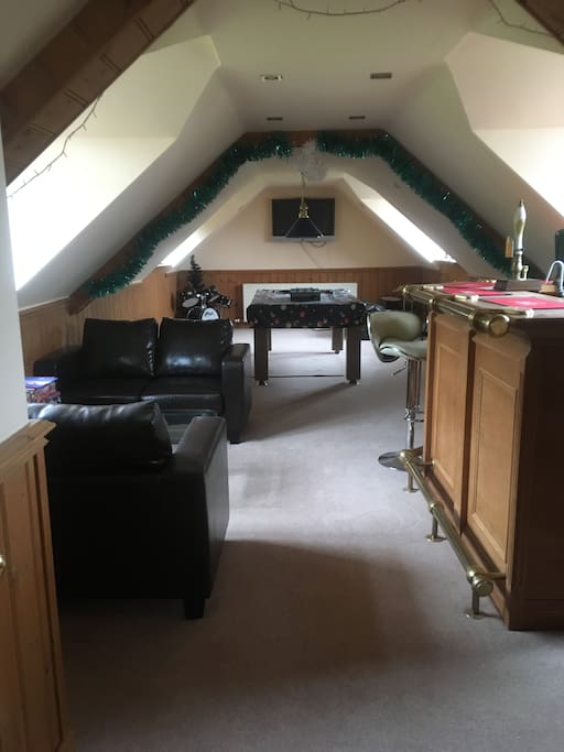 Games room & bar