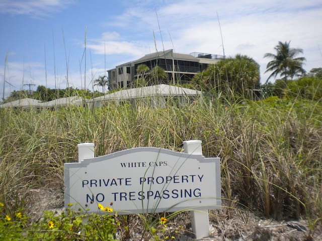 White Caps 3 On The Beach Condominiums For Rent In Sanibel