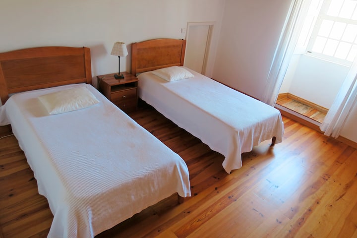 ห้องพักชั้นสองห้องน้ำรวม