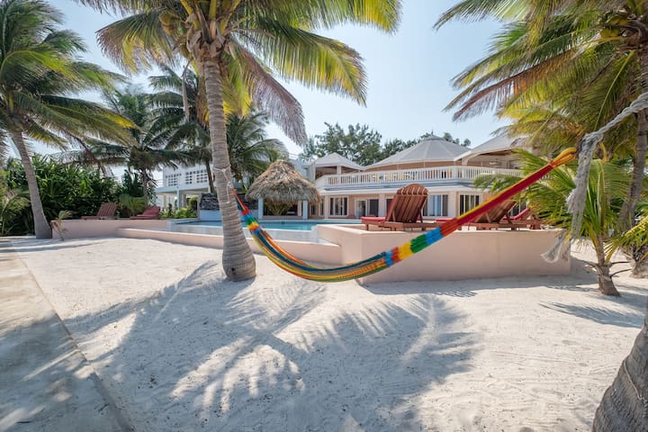 Casa Redonda Oceanfront Private 4 Beds/3 baths