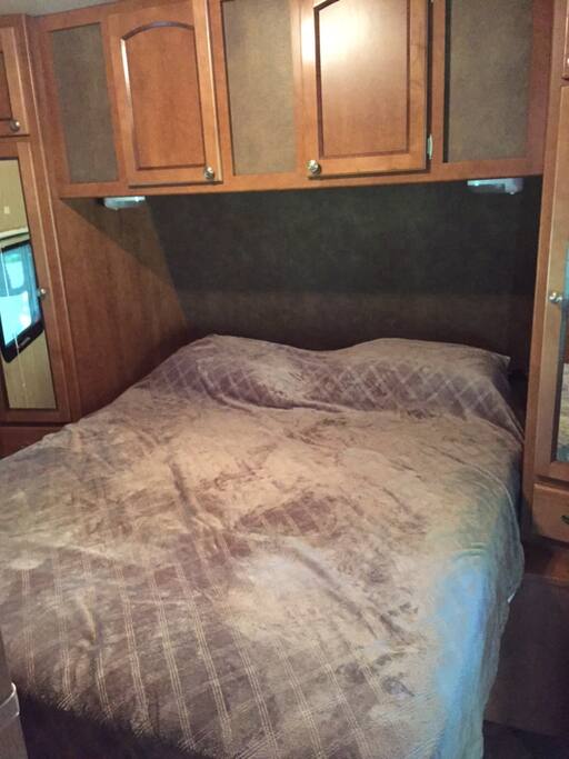Queen Bed in private bedroom