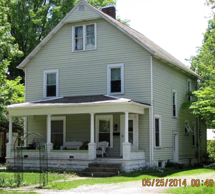 Comfortable B&B New Phila, Oh Houses for Rent in New Philadelphia