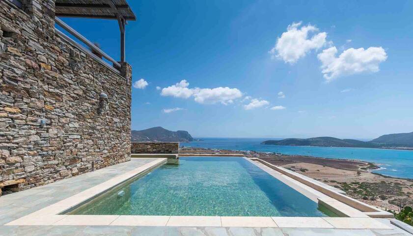 Villa Despotiko-Antiparos with breathtaking views