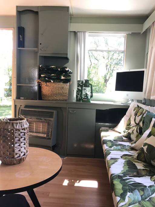 Living + sleeps 4 extra