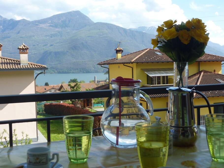 Terrazza con vista lago incantevole
