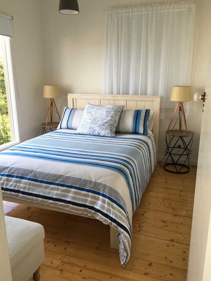 Dormitorio principal, hermoso y luminoso con vistas al mar. 