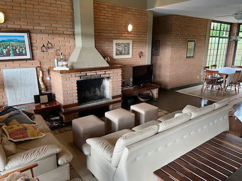 Top Airbnb: Chácara da Poncã - Itaembu Condominium - Itatiba in Itatiba