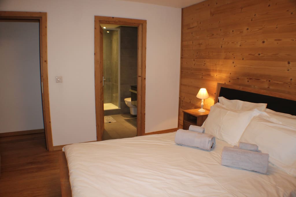 Main Room 1