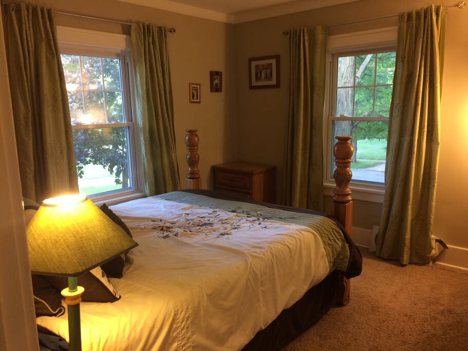 Master Bedroom. Latex foam mattress.