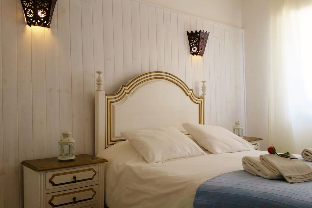 Double bed- Private suite