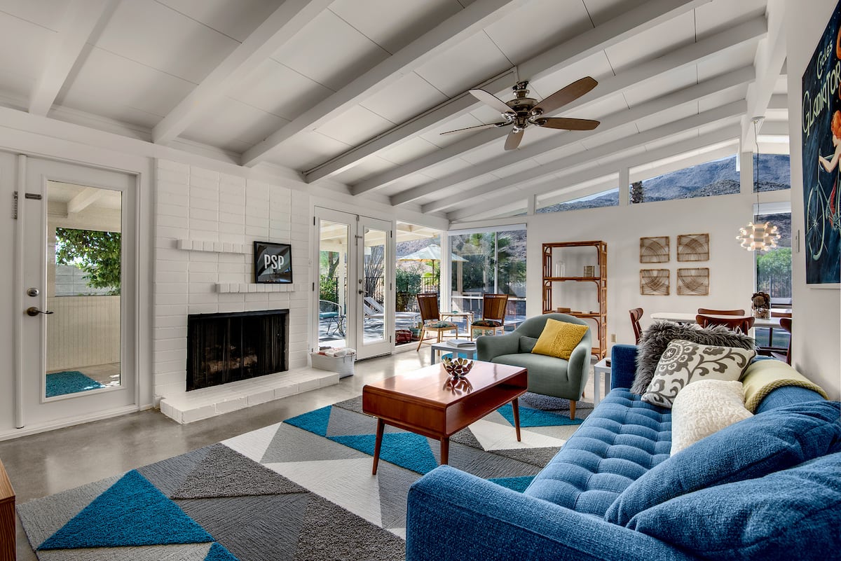 Wow! This is a truly dreamy Palm Springs Airbnb. You have to see the pictures!