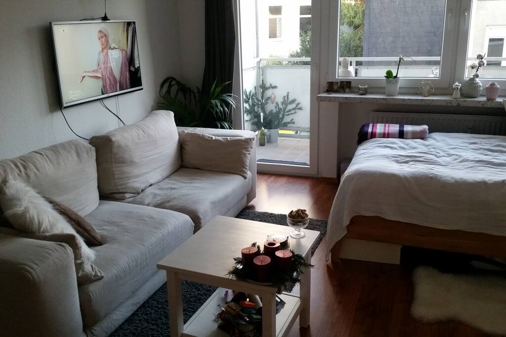 Wohnraum mit großer Couch