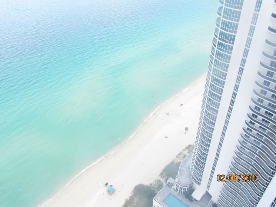 39 th Floor with amazing ocean views