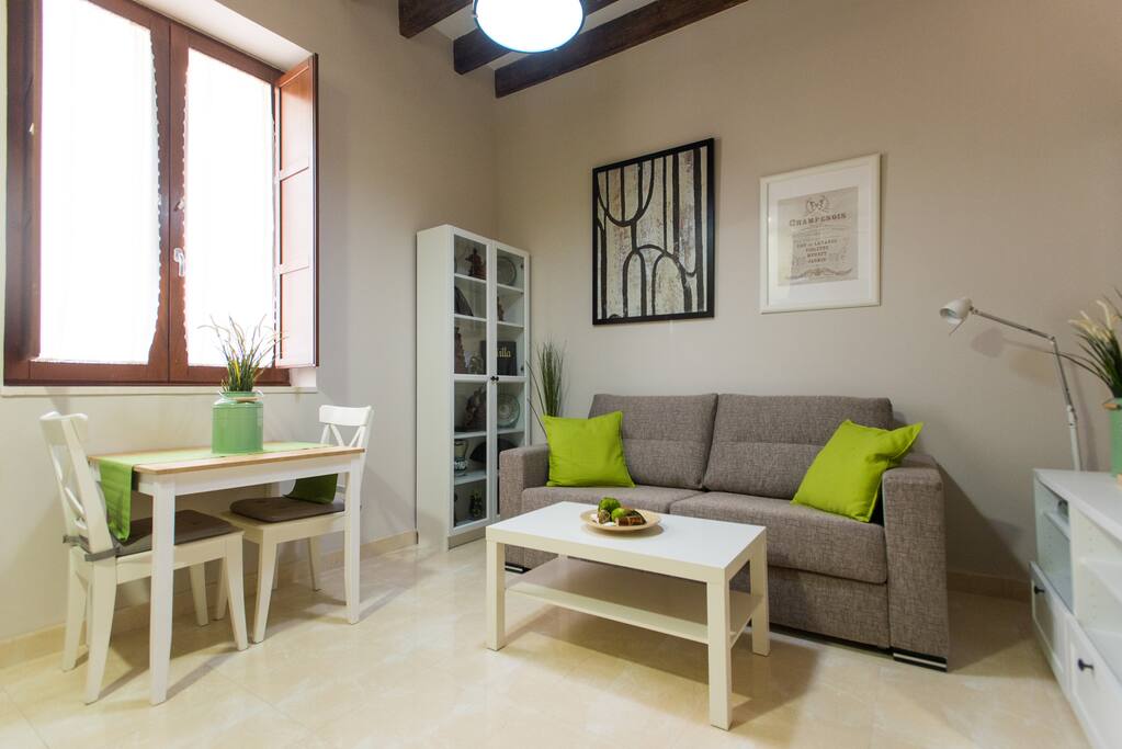 salón con cocina abierta