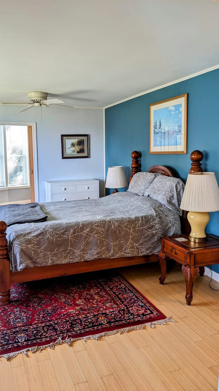 Queen bed in Master Bedroom