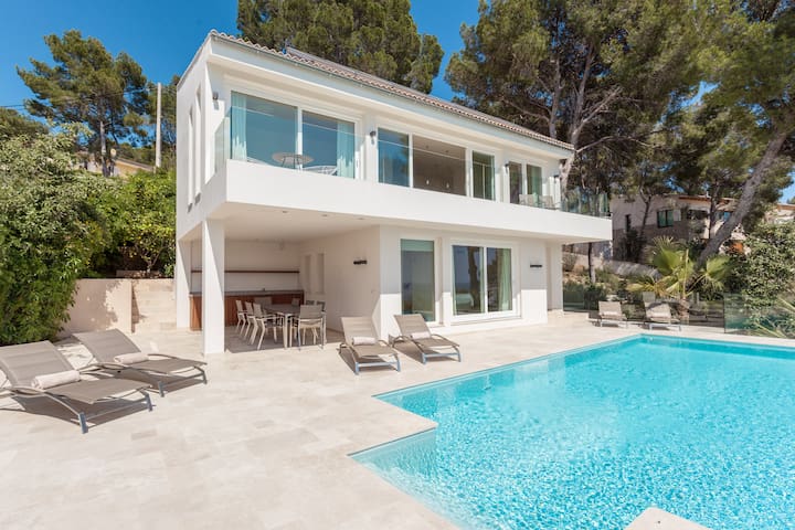 Moderne Villa In Portals Mit Pool Und Meerblick Villen Zur Miete In Portals Nous Calvia Mallorca Spanien