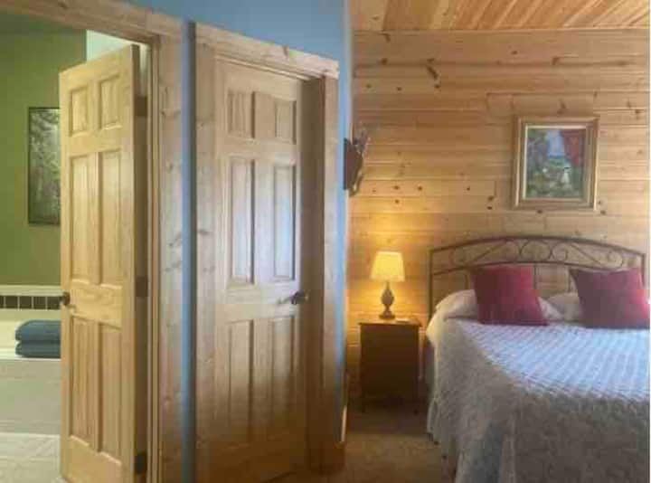 Მთავარი აბანო დასავლეთის პირისპირ