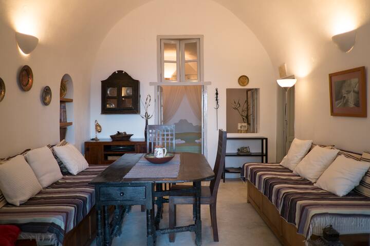 Zoe Aegeas private cave villa gallery image 4