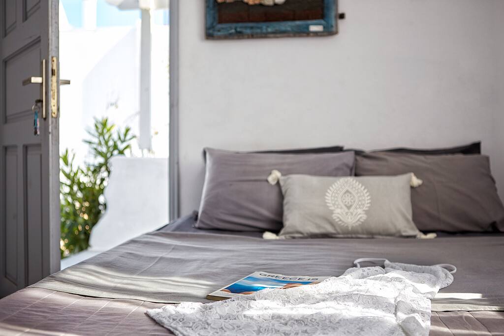 Queen bed