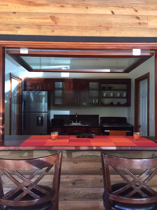 Kitchenette & Breakfast Bar
